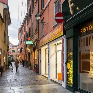  Gasthof Fusari A Piazza Maggiore By Wonderful Italy