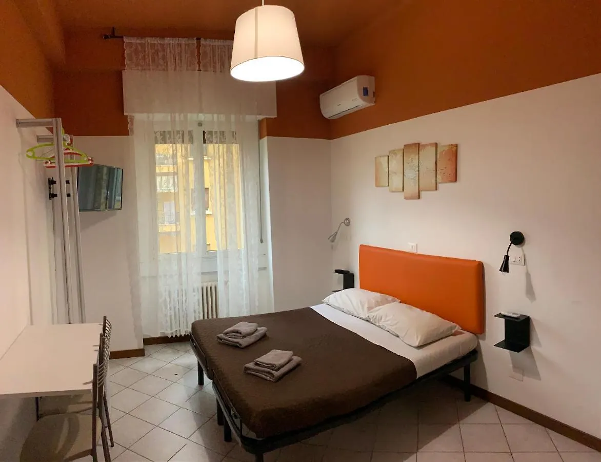 marconi 22 rooms Bologna 0*,  Italia